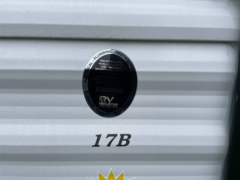 2437319-0