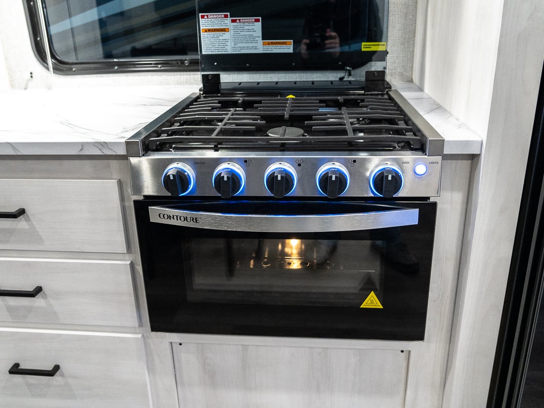 3-burner Range with Oven