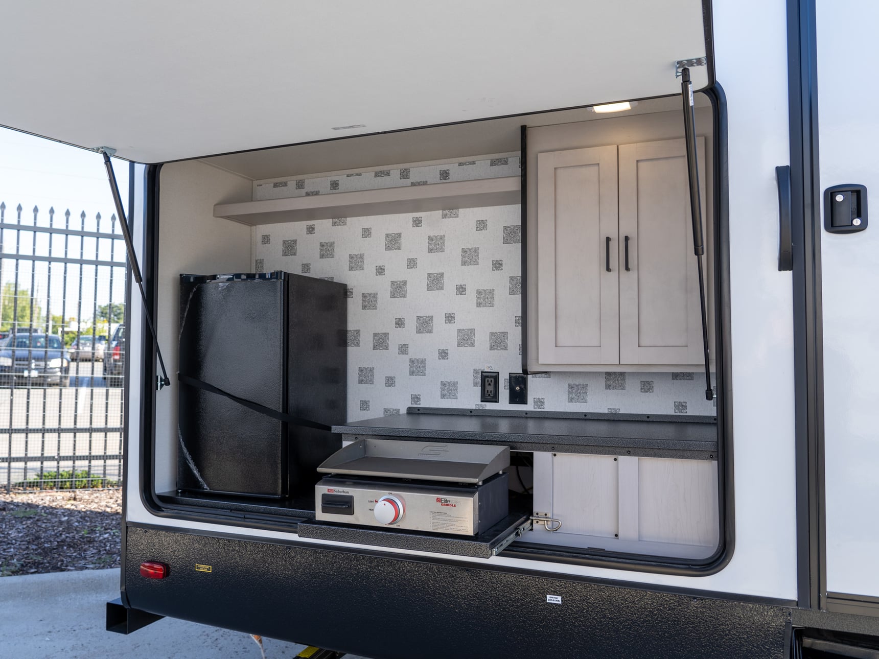 Outdoor Kitchen