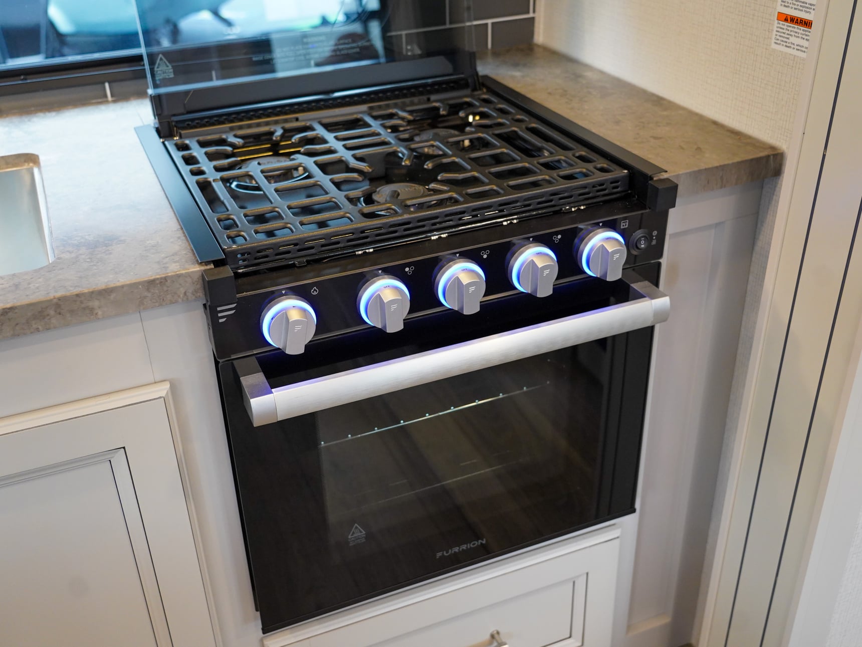 3-burner Cooktop w/Glass Cover