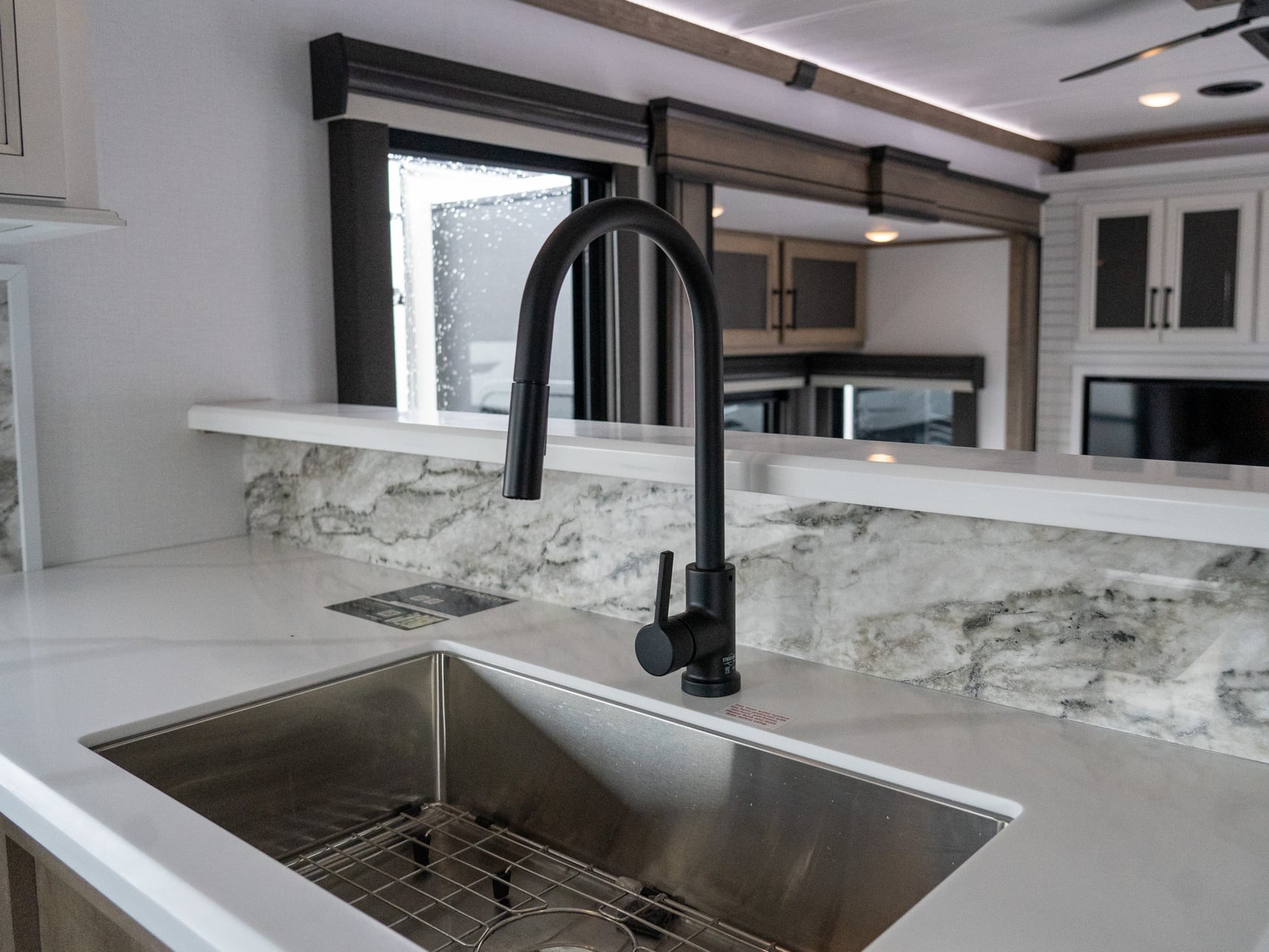 High-rise Pull-down Faucet