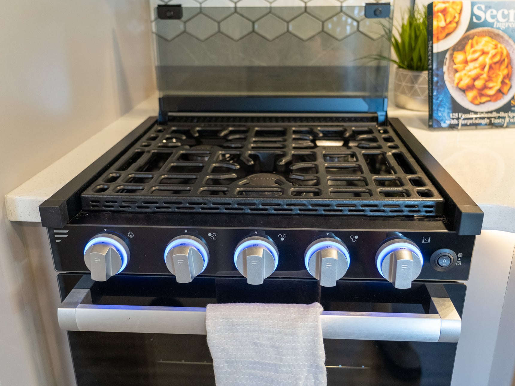 3-burner Cooktop and Glass Cover