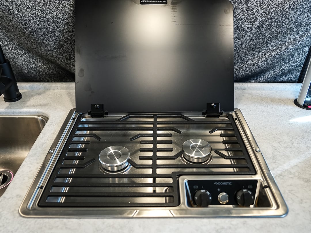 2-burner Cooktop with Cover