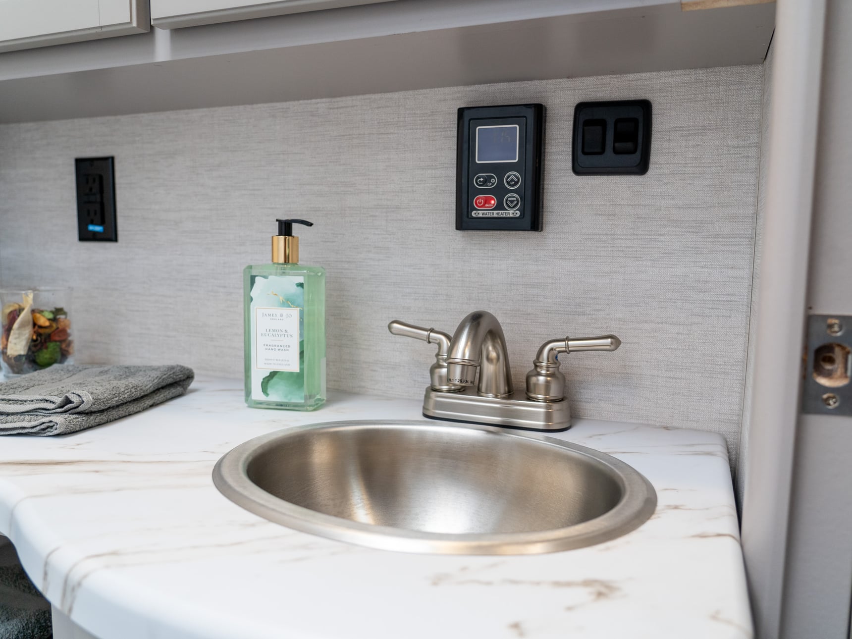 Stainless-steel Bathroom Sink