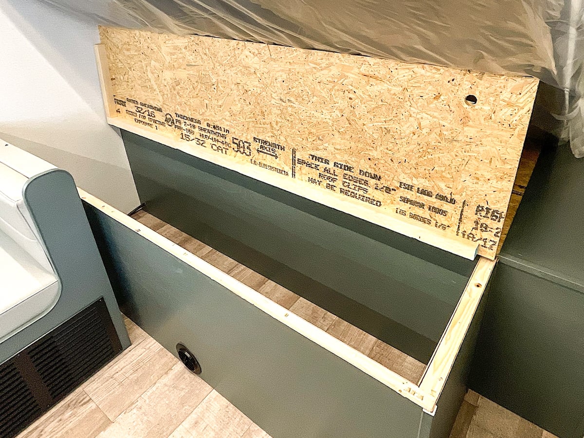 Underbed Storage